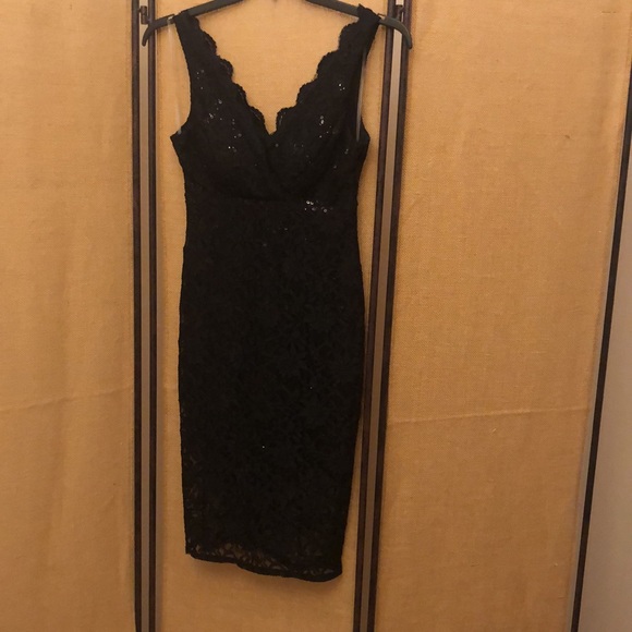 That little black dress - Picture 3 of 8